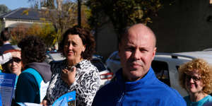 A close contest between Monique Ryan and Josh Frydenberg in Kooyong has become hand-to-hand battle at the electorate’s pre-polling booth in Hawthorn.