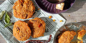 Sri Lankan vadai,a savoury snack made from chana dhal (split chickpeas).