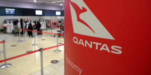 Qantas engineers launch snap 24-hour strike amid pay dispute