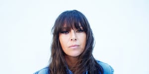 From Nick Cave to Iggy Pop:Cat Power seduces with raw,intimate covers