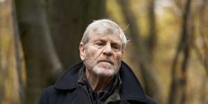 French-Turkish actor Tcheky Karyo plays Julian Baptiste,a detective who specialises in finding missing people.