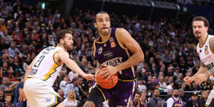 Kings break 17-year NBL title drought in front of record home crowd