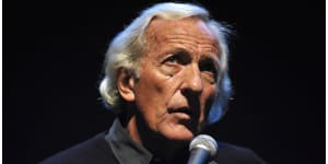 Journalist and author John Pilger speaks to students at the Melbourne Writers Festival in 2008.