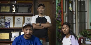Kami Rita Sherpa with his son,Lakpa Tenzing,and his daughter,Pasang Dolma,at home in Kathmandu.