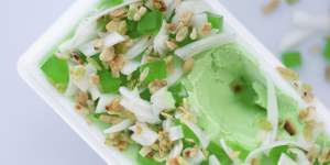 Kariton Sorbetes'coconut and pandan flavoured gelato topped with coconut flakes and pandan jelly.