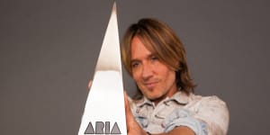 Keith Urban to host 2018 ARIA Awards - and he's bringing the'missus'