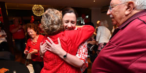 Beers and cheers in Bundaberg as Labor fights to hold marginal seat