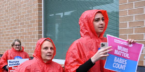 Sydney nurses walk off job in escalating pay dispute with state government