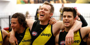 Jack Riewoldt and Trent Cotchin arm in arm.
