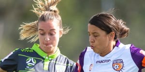 Sam Kerr (right) playing for Perth Glory in 2018. 