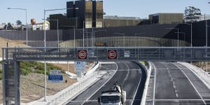 Transurban says shift to per-kilometre charging on Australian roads should start now