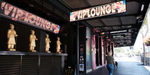 ‘VIP Lounge’ pokies signs outside pubs may breach City of Sydney rules