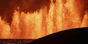 Spectacular Iceland volcano eruption raises pollution fears