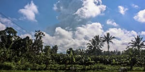 Indonesian volcano spews ash in eruption