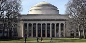 The Massachusetts Institute of Technology,regarded as one of the world’s premier research universities,has become embroiled in a free speech scandal. 