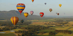 Most regional destinations that attract significant tourist numbers,such as the Hunter Valley,are near capital cities.
