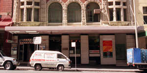 The National Aboriginal History and Heritage Council focused public attention on the fate of the ‘Day of Mourning’ site during Heritage Week 1997. An open day was held at the old Australian Hall[the former Mandolin Cinema] the venue of the first national Aboriginal civil rights protest on 26th January 1938. Exterior of the hall.