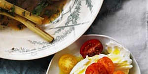 Veal escalopes with artichokes and prosciutto.