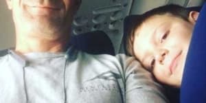 Heartwarming story after mother puts autistic son on plane with $10 and a note