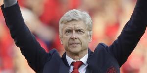 Premier League refs should use monitors and have final say:Wenger