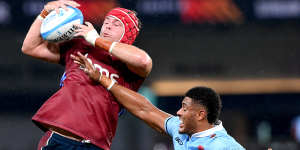 Waratahs and Reds compete for lineout