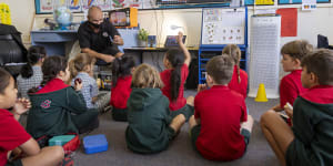 Victorian teachers will be required to teach students sound out words,if the Coalition is elected