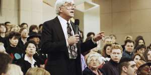 Pioneer of daytime talk shows Phil Donahue dies