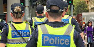 Police union wins battle for nine-day fortnight,endorses new pay deal