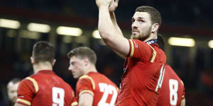 Six Nations:Wales run riot to crush Italy