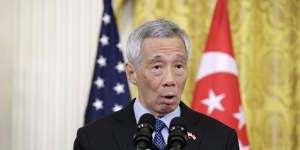 Lee Hsien Loong warns that South East Asia does not want to choose between the US and China.