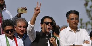 Imran Khan demands early election after key victory