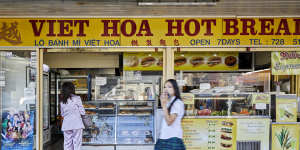 Viet Hoa Hot Bread.