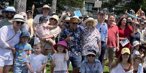 Dr Saul Griffith addressing a family fun day in support of offshore wind energy in Wollongong.