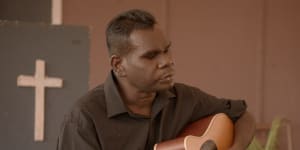 Groundbreaking Yolngu artist Gurrumul inducted into musical hall of fame