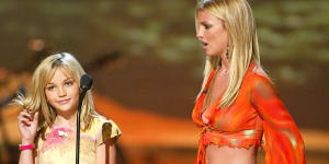 Britney Spears and her sister,Jamie Lynn,at the Teen Choice Awards in 2002.