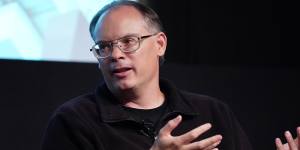 Epic chief Tim Sweeney says “gatekeepers” are strangling the industry.