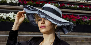 Why you should wear a hat to the races,not a fascinator