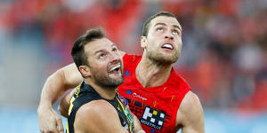 Toby Nankervis and Jarrod Witts do battle.