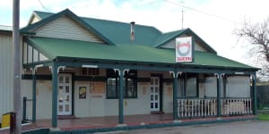 Man accused of firing rifle,pointing it at staff in WA tavern fronts court