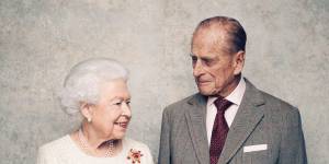 Queen Elizabeth and Prince Philip pose for a photograph in November 2017,marking 70 years since they wed.