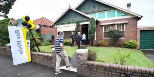 Falling house prices quickly dampen the appetite to spend.