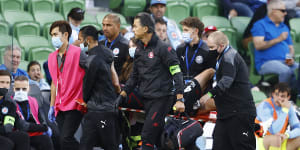 Ex-Socceroo goes down in agony as Wanderers let early lead slip
