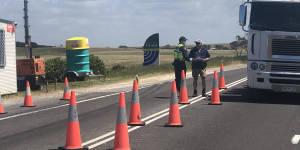 South Australian lockdown pushes interstate truck drivers off the road