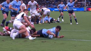 Waratahs hooker Julian Heaven continues his breakout season with a try against the Chiefs.