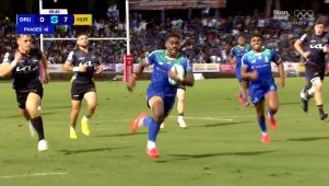 Iosefo Masi found a gap in the Hurricanes’ defence before off-loading to Isikeli Rabitu who ran away to the try line to score the first Fijian Drua try of the night.