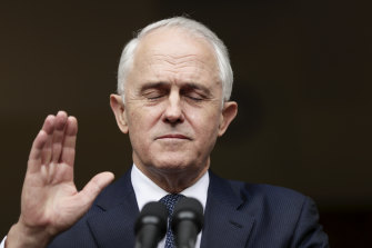 Bombarded by questions from the press gallery, Malcolm Turnbull reveals he would resign from Parliament if he lost the Liberal leadership. 