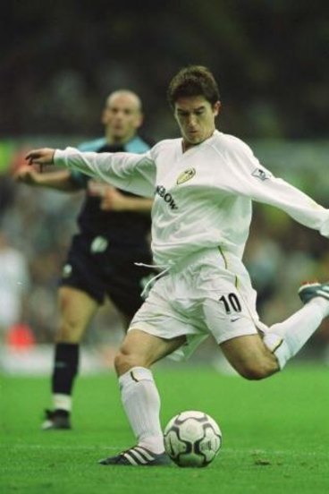 PA PHOTOS / AAP- UK USE ONLY : Australian soccer star Harry Kewell during a  training run with his club Leeds United at Victoria Park, the home of the  Australian Rules Football