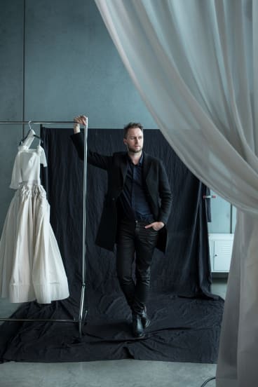 Toni Maticevski unveils his Dark Wonderland of fashion at Bendigo Art ...