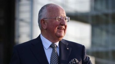 Bidding for the biggest US miner could be one way for Rio boss Sam Walsh to deter Glencore, but it's not without risks.