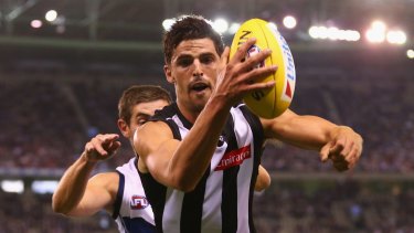collingwood pendlebury scott fairest fourth wins award greats joined credit getty